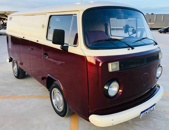 VOLKSWAGEN KOMBI 1.6 FURGÃO 8V GASOLINA 3P MANUAL